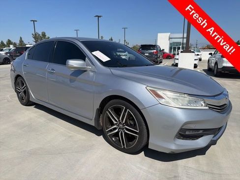 Used 2016 Honda Accord Touring image 1
