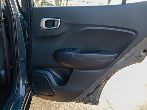 Used 2024 Hyundai Venue SEL image 26