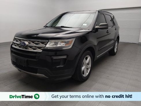 Used 2018 Ford Explorer XLT image 1