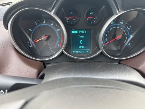 Used 2015 Chevrolet Cruze LT FWD image 3