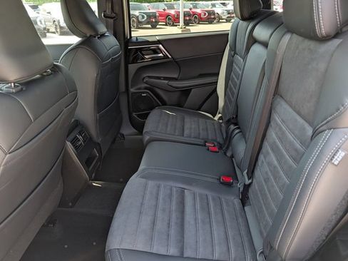 New 2026 Mitsubishi Outlander LE AWD/4WD image 5