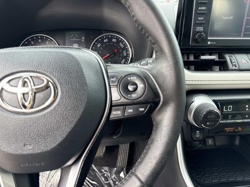 Used 2021 Toyota RAV4 XLE Premium FWD image 31