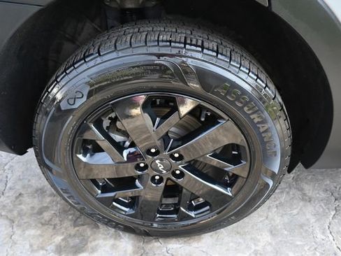 Used 2022 Kia Sorento S w/ Panoramic Sunroof Package image 12