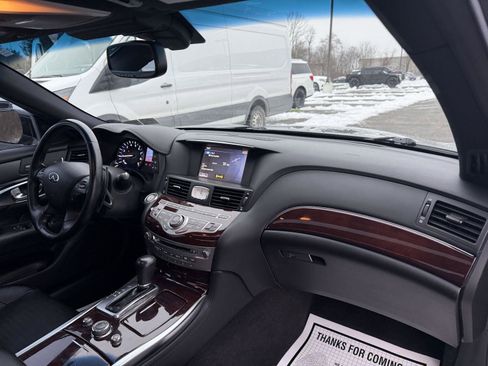 Used 2017 INFINITI Q70 3.7 w/ Technology Package image 31