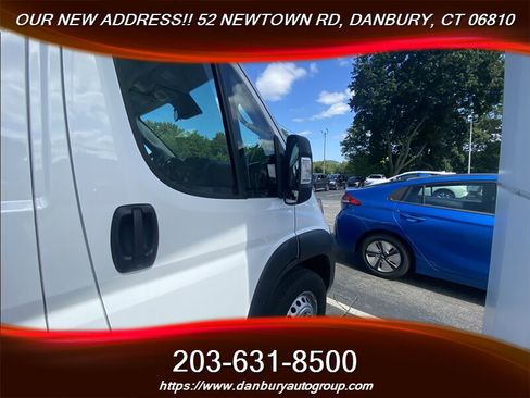 Used 2025 RAM ProMaster 2500 w/ U-Haul Equipment Group FWD image 10
