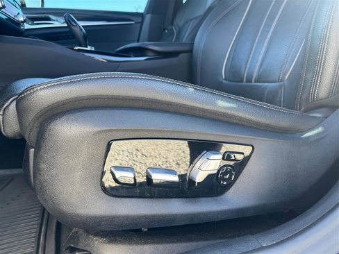 Used 2018 BMW 540i xDrive w/ M Sport Package AWD/4WD image 18