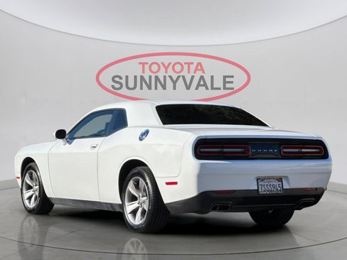 Used 2016 Dodge Challenger SXT image 7