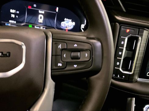 Used 2024 GMC Yukon Denali AWD/4WD image 25