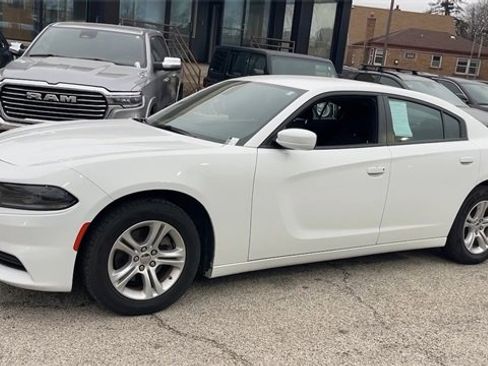 Used 2022 Dodge Charger SXT image 3