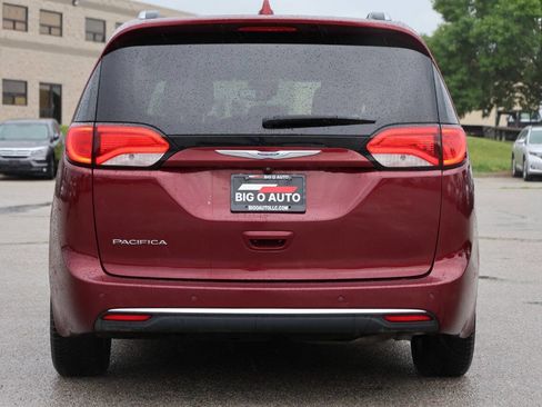 Used 2018 Chrysler Pacifica Touring-L w/ Advanced Safetytec Group FWD image 10