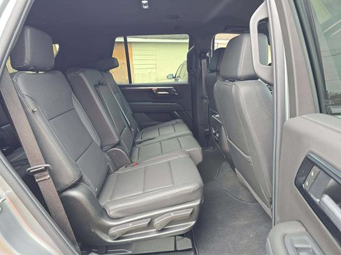 Used 2026 Chevrolet Tahoe Z71 AWD/4WD image 12