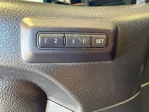 Used 2020 Nissan Titan PRO-4X w/ Pro-4x Convenience Package AWD/4WD image 13