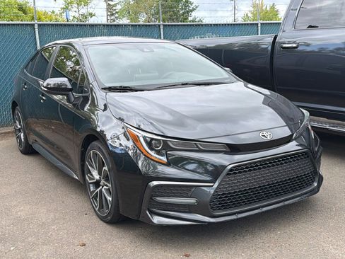 Used 2020 Toyota Corolla SE FWD image 2