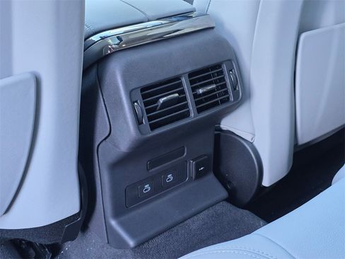 New 2025 Land Rover Range Rover Velar Dynamic SE image 27