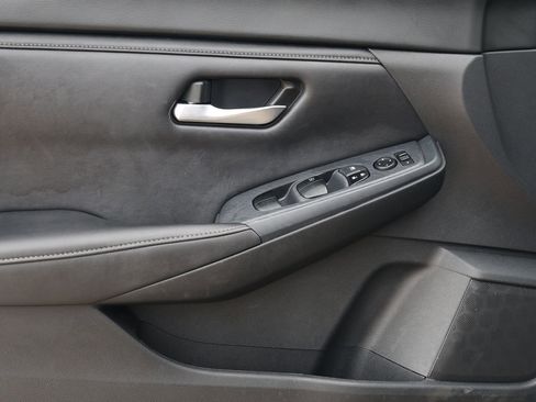 Used 2023 Nissan Sentra SV w/ All-Weather Package image 25