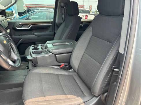 Used 2025 Chevrolet Silverado 1500 LT RWD image 10