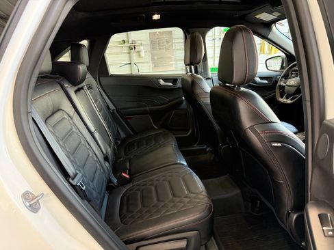Used 2024 Ford Escape ST-Line Elite w/ Premium Technology Package AWD/4WD image 19