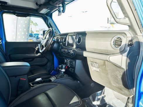 Used 2022 Jeep Wrangler Unlimited Sahara image 26