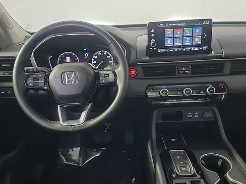 Certified 2025 Honda Pilot Touring image 21