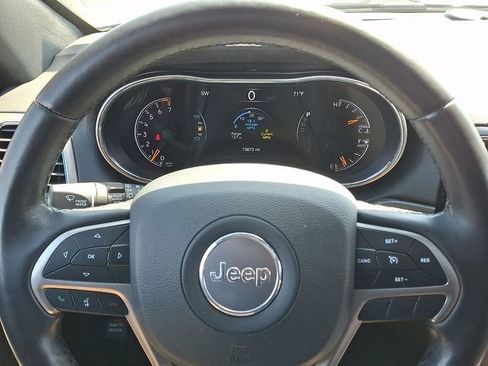 Used 2021 Jeep Grand Cherokee Laredo X AWD/4WD image 19