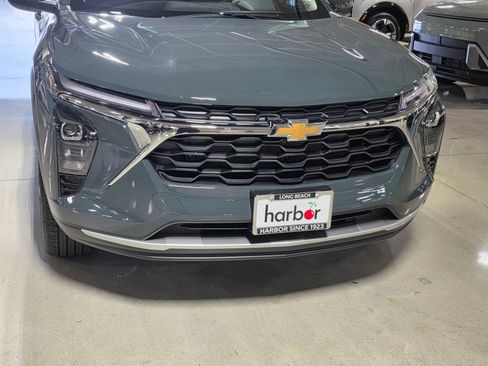 New 2026 Chevrolet Trax LT w/ Driver Confidence Package image 9