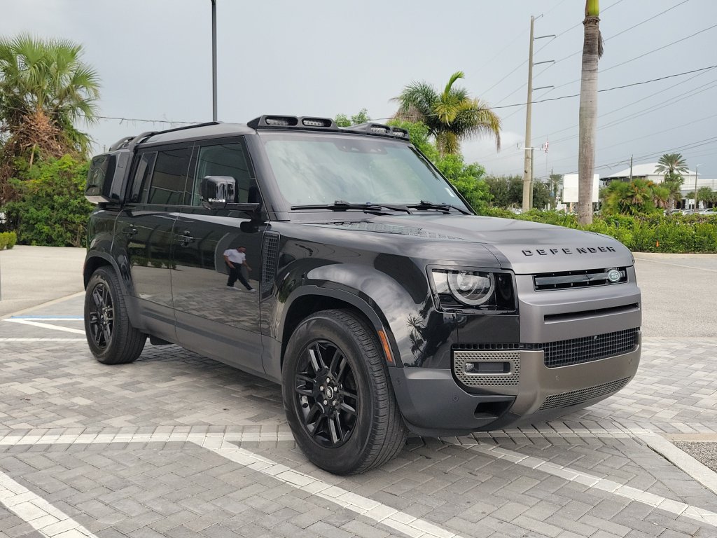 Certified 2024 Land Rover Defender 110 S AWD/4WD image 7