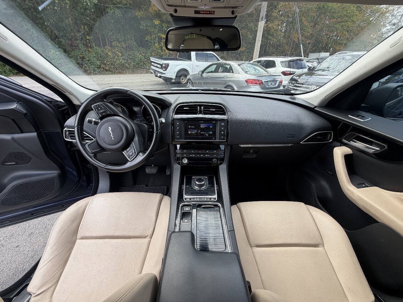 Used 2018 Jaguar F-PACE Premium AWD/4WD image 12
