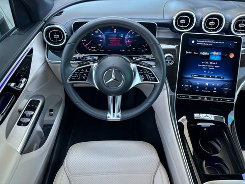 Certified 2025 Mercedes-Benz GLC 300 image 16