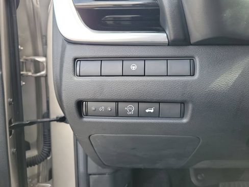 Used 2024 Nissan Rogue SL FWD image 21