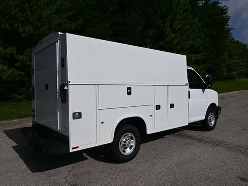 New 2026 Chevrolet Express 3500 w/ Power Convenience Package RWD image 8