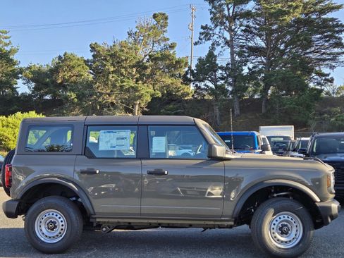 New 2025 Ford Bronco 4-Door AWD/4WD image 16