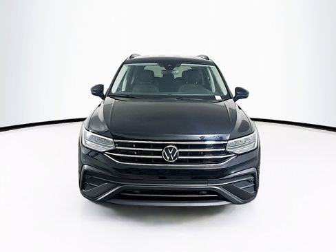 Used 2024 Volkswagen Tiguan S image 2