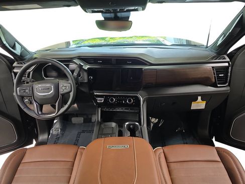 New 2026 GMC Sierra 3500 Denali Ultimate AWD/4WD image 9