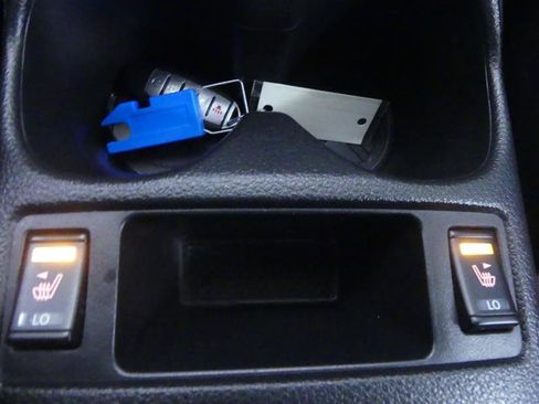 Used 2017 Nissan Rogue SV AWD/4WD image 14