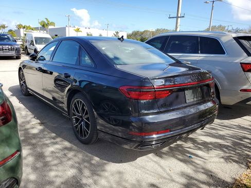 Used 2021 Audi A8 L 4.0T image 4