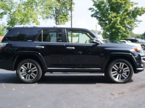 Used 2016 Toyota 4Runner Limited AWD/4WD image 4