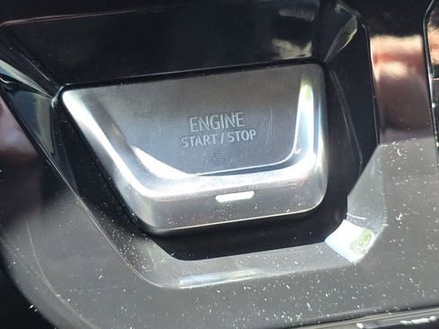 Used 2025 GMC Sierra 1500 AT4 w/ AT4 Premium Package AWD/4WD image 16