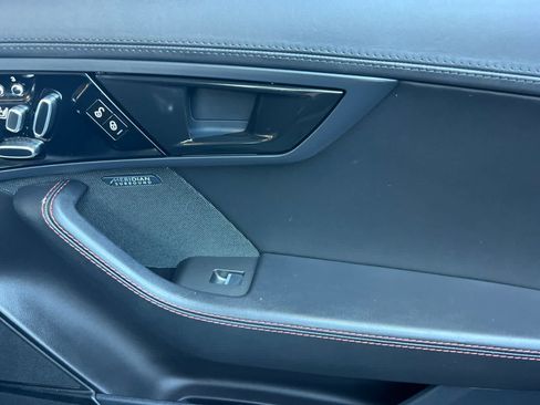 Used 2020 Jaguar F-TYPE Convertible RWD image 21