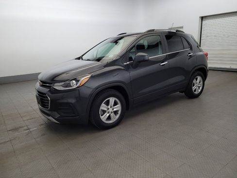 Used 2018 Chevrolet Trax LT w/ LT Convenience Package FWD image 2