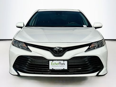 Used 2019 Toyota Camry LE image 2