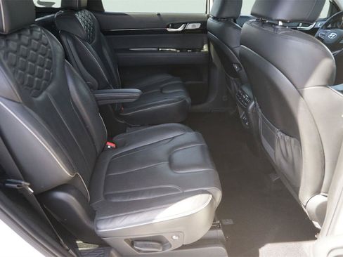 Used 2022 Hyundai Palisade Limited FWD image 16