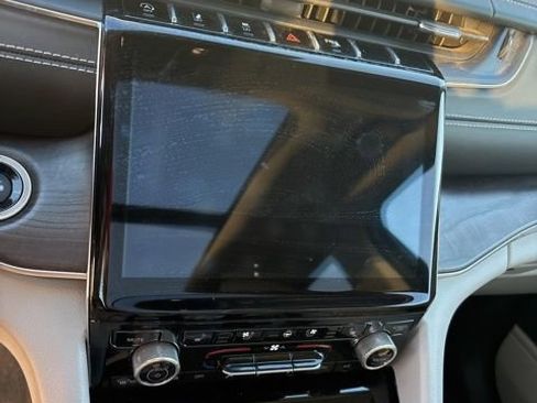 Used 2022 Jeep Grand Cherokee L Overland image 40