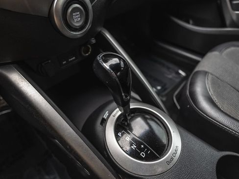 Used 2012 Hyundai Veloster w/ Style Pkg FWD image 16