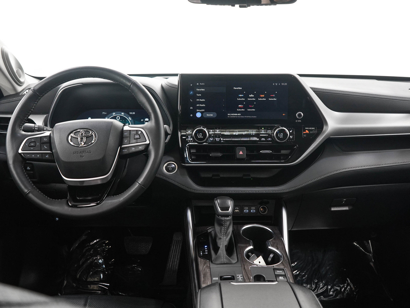 Used 2025 Toyota Highlander Platinum AWD/4WD image 18