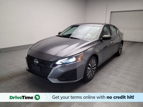 Used 2024 Nissan Altima 2.5 SV FWD image 1