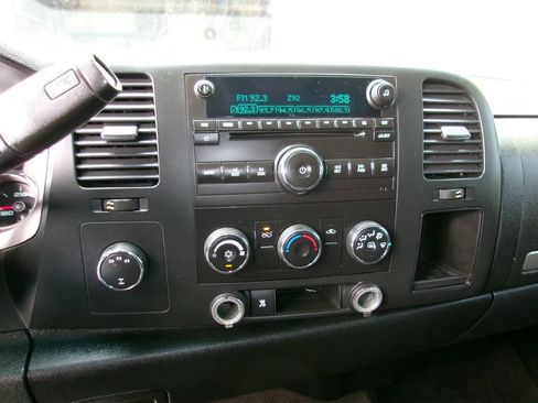 Used 2011 Chevrolet Silverado 2500 LT image 12