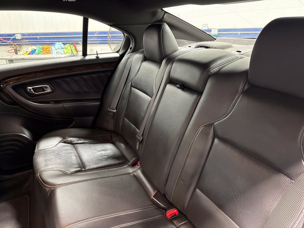 Used 2019 Ford Taurus Limited FWD image 12