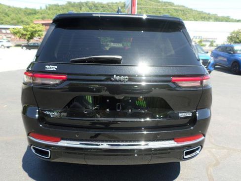Used 2023 Jeep Grand Cherokee Overland AWD/4WD image 5