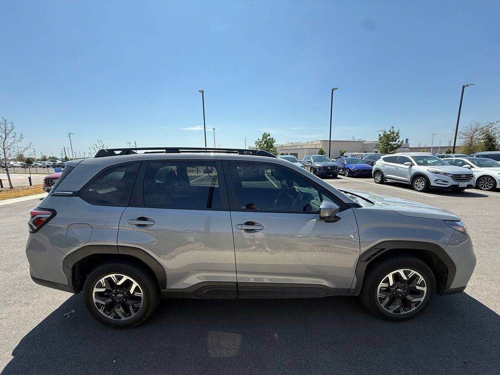 Used 2025 Subaru Forester Premium w/ Convenience Package #1 AWD/4WD image 5