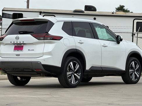 Used 2026 Nissan Rogue SL AWD/4WD image 4